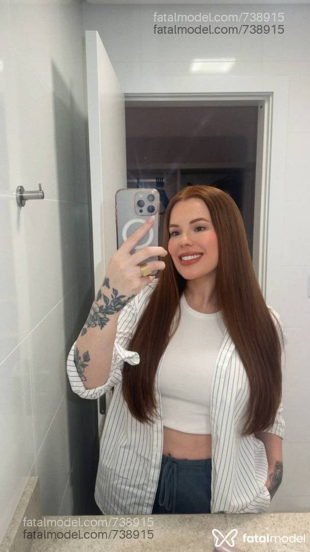 Acompanhante mulher ruiva (o) de olhos castanhos - Jessica