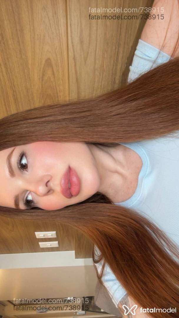 Acompanhante mulher ruiva (o) de olhos castanhos - Jessica