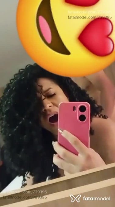 Acompanhante mulher trans morena (o) de olhos castanhos em Garanhuns Acompanhante mulher trans morena (o) de olhos castanhos em Garanhuns - Emilly Victória