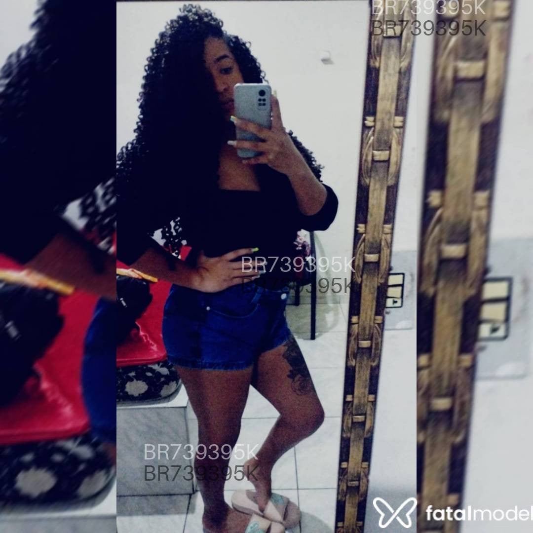 Acompanhante mulher trans morena (o) de olhos castanhos em Garanhuns Acompanhante mulher trans morena (o) de olhos castanhos em Garanhuns - Emilly Victória