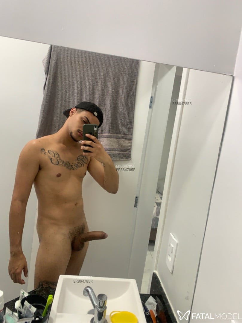 Acompanhante homem morena (o) de olhos castanhos em Campinas - CHAMADA DE VIDEO