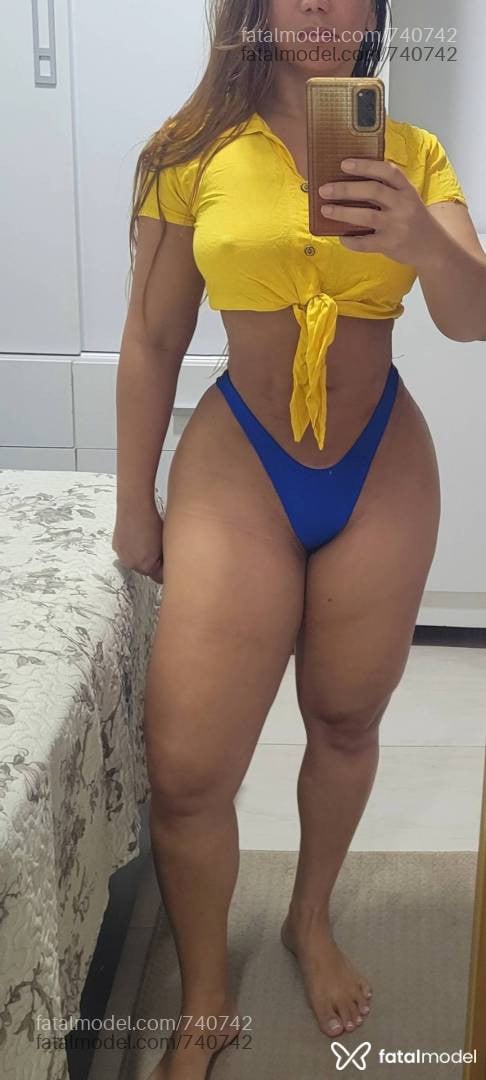 Acompanhante mulher com cabelo castanho de olhos castanhos - Paula Brandão