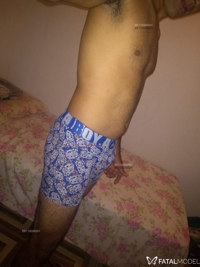 Acompanhante homem morena (o) de olhos castanhos em Uberaba - Felipe