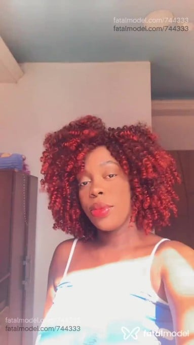 Acompanhante mulher com cabelo castanho de olhos mel em Armação dos Búzios - Zoe Santos