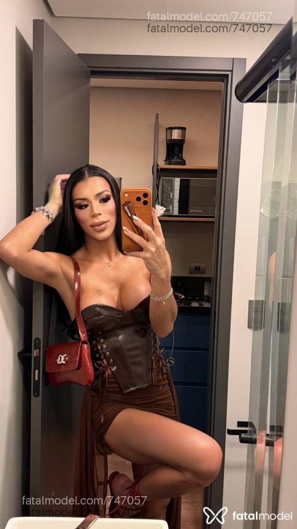 Acompanhante mulher trans morena (o) de olhos castanhos em Cascavel - Alicía Mendonça