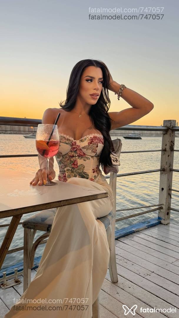 Acompanhante mulher trans morena (o) de olhos castanhos em Ponta Grossa - Alicía Mendonça