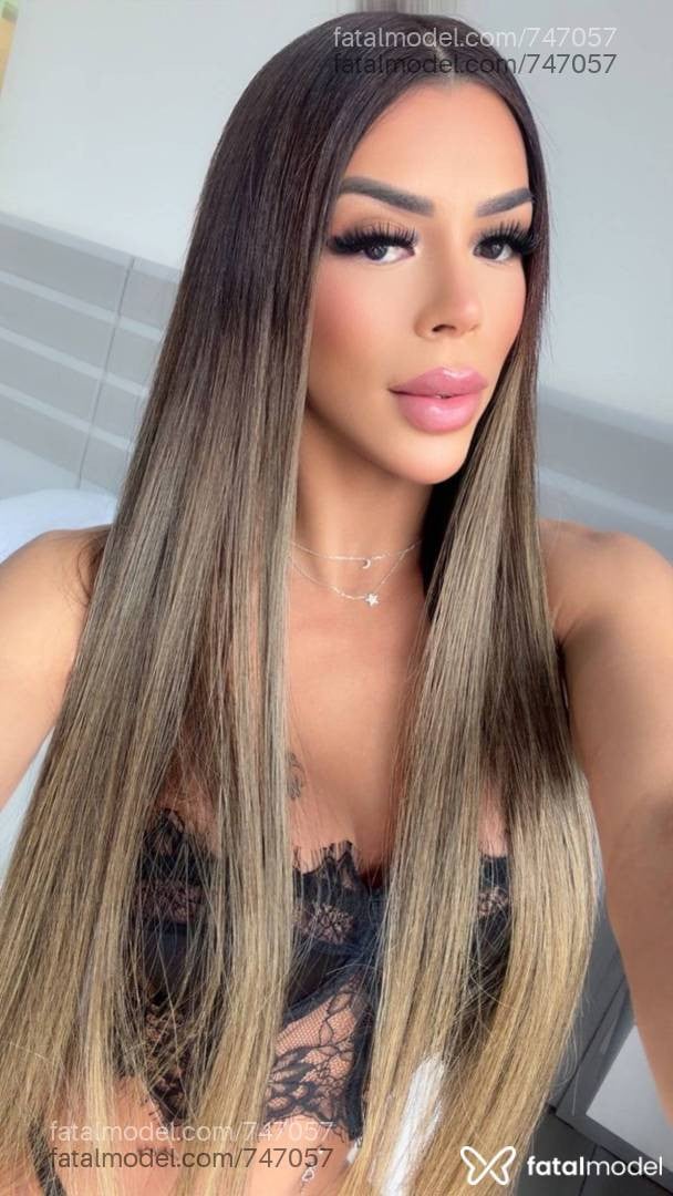 Acompanhante mulher trans morena (o) de olhos castanhos - Alicía Mendonça