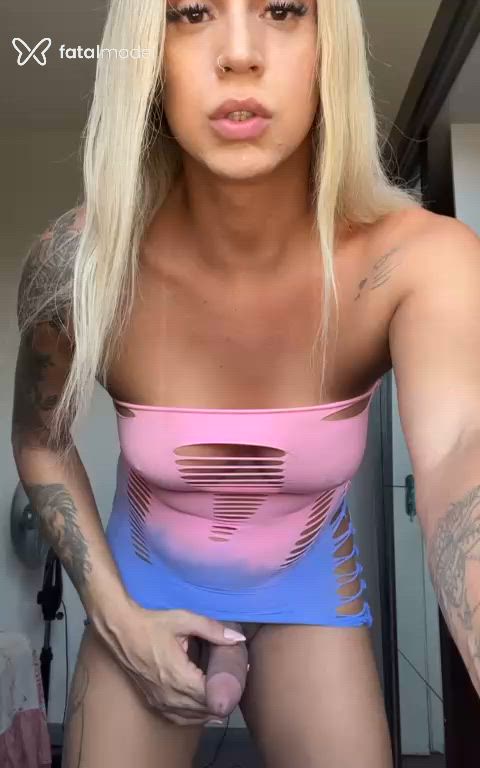 Acompanhante travesti loira (o) de olhos castanhos - Penélope