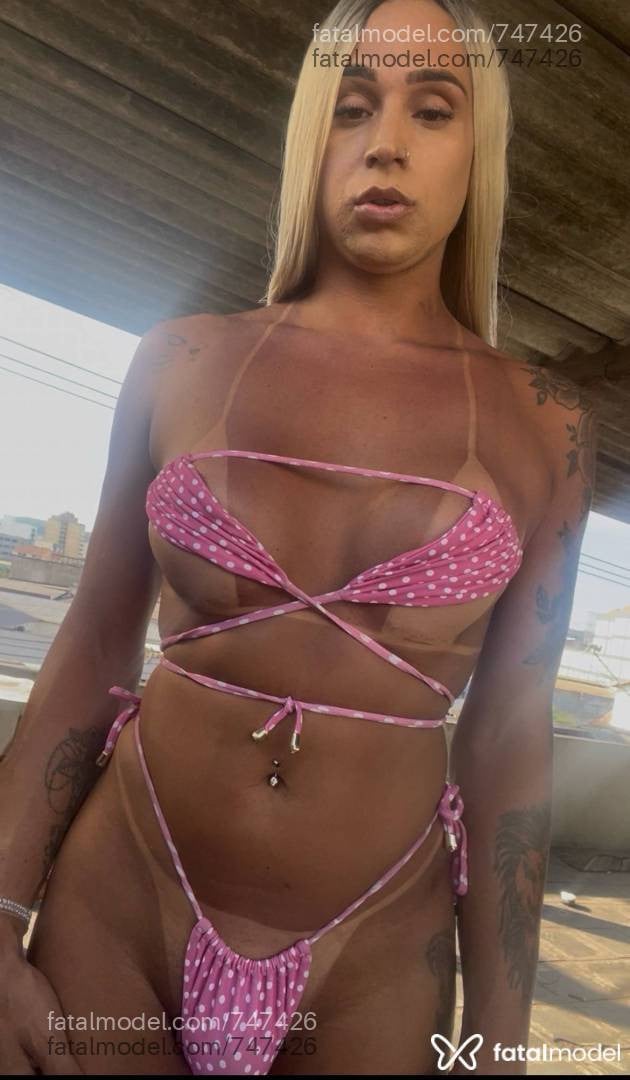 Acompanhante travesti loira (o) de olhos castanhos - Penélope