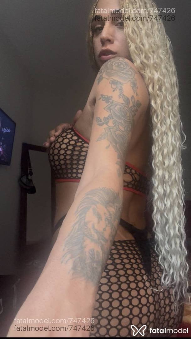 Acompanhante travesti loira (o) de olhos castanhos em Juiz de Fora - Penélope