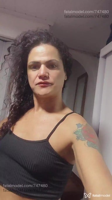 Acompanhante mulher trans com cabelo castanho de olhos castanhos em Virtual - FABÍOLA BARROS