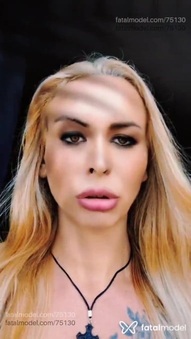 Acompanhante mulher trans loira (o) de olhos castanhos em Garça Acompanhante mulher trans loira (o) de olhos castanhos em Garça - Sabrina Araujo
