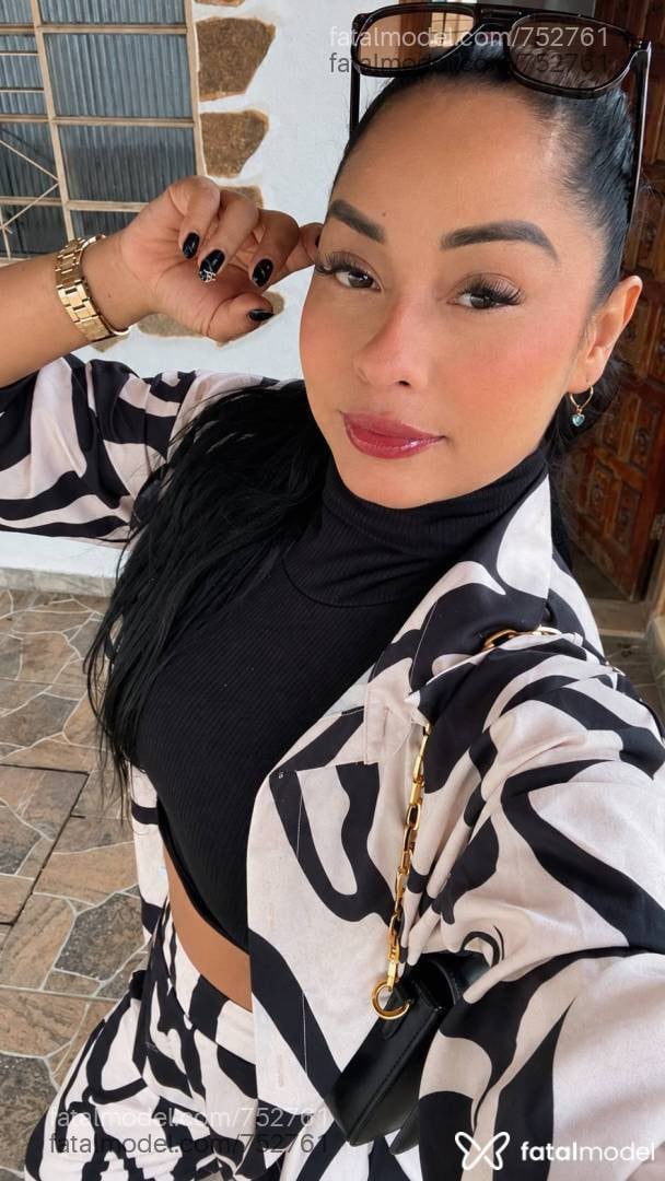 Acompanhante mulher morena (o) de olhos castanhos - Paula Diniz