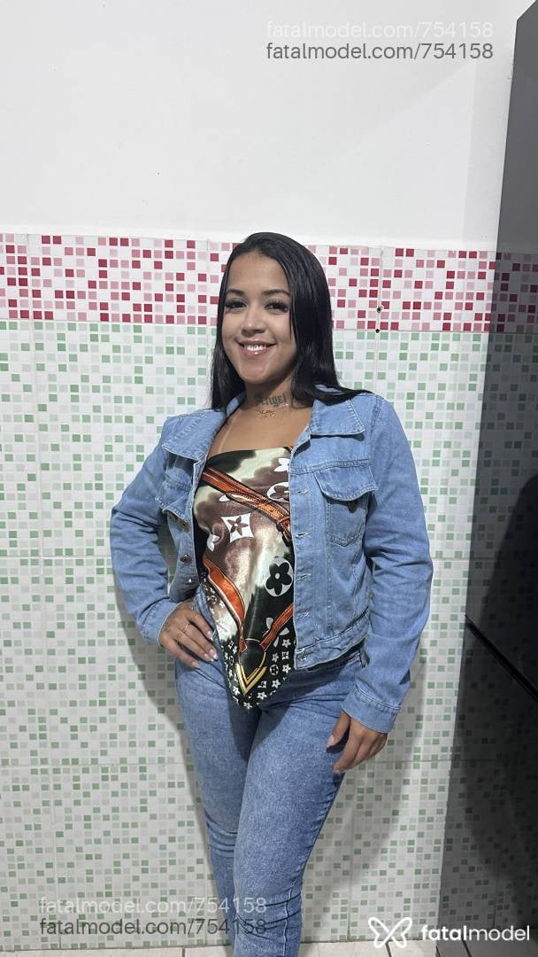 Acompanhante mulher com cabelo castanho de olhos pretos - NATASHA