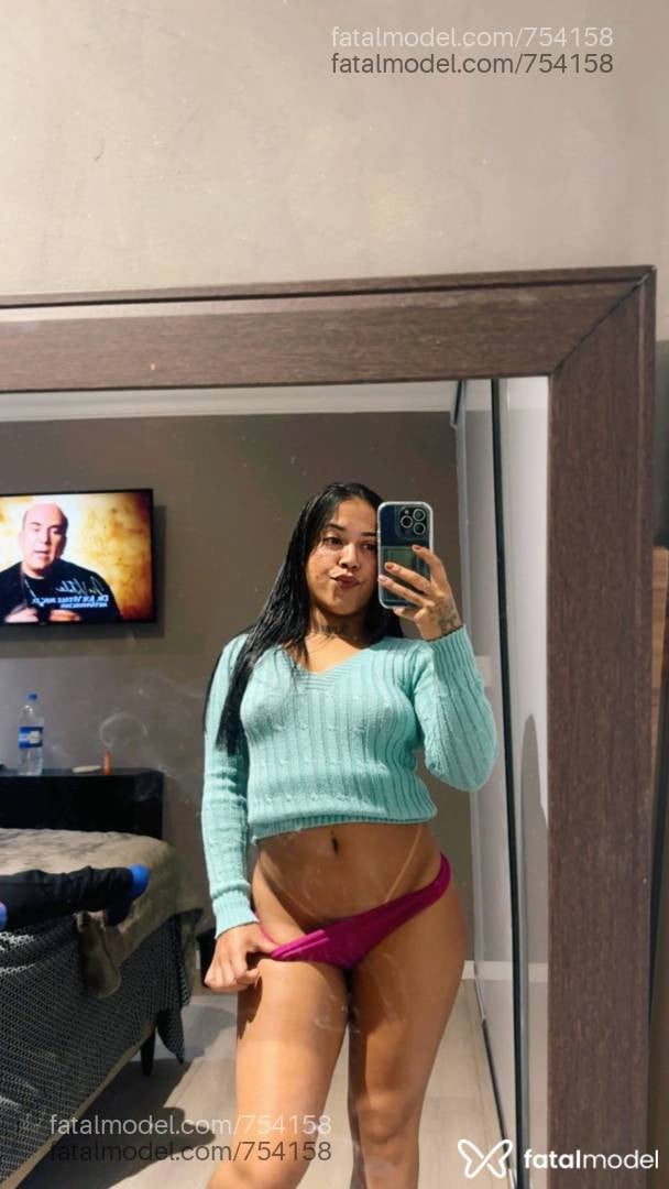 Acompanhante mulher com cabelo castanho de olhos mel em Balneário Camboriú - NATASHA