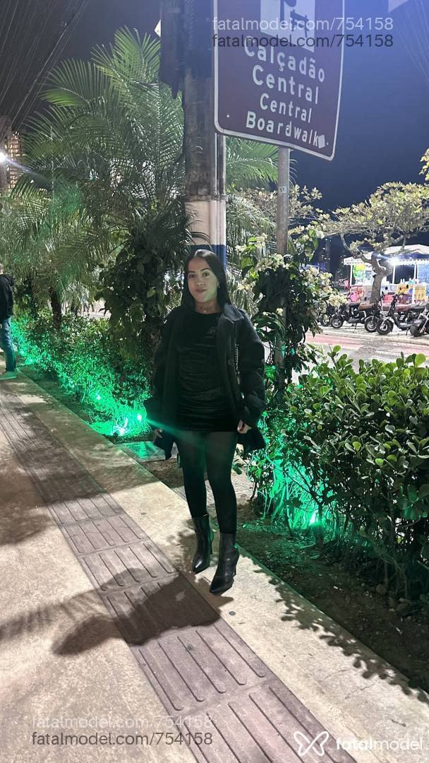 Acompanhante mulher com cabelo castanho de olhos mel em Balneário Camboriú - NATASHA