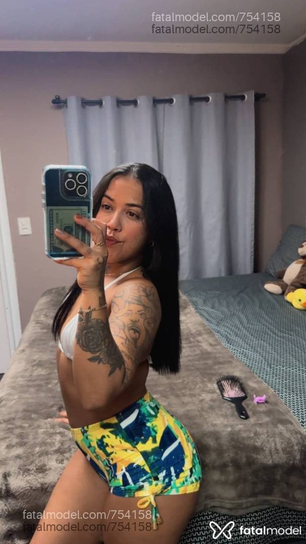 Acompanhante mulher com cabelo castanho de olhos pretos em Balneário Camboriú - NATASHA
