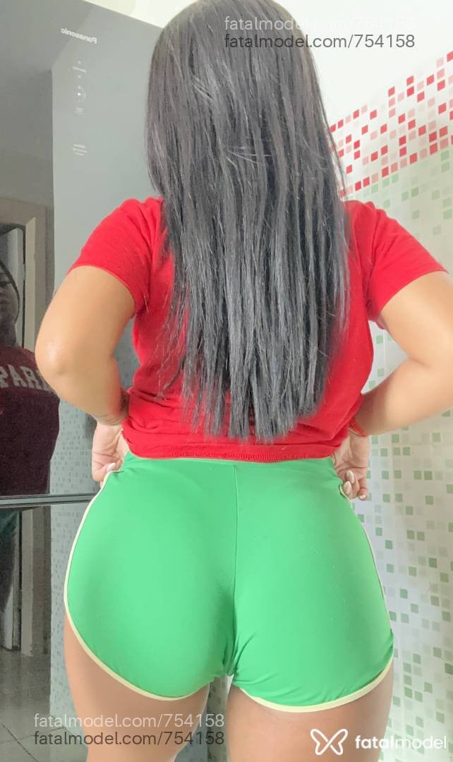 Acompanhante mulher com cabelo castanho de olhos mel em Palhoça - NATASHA