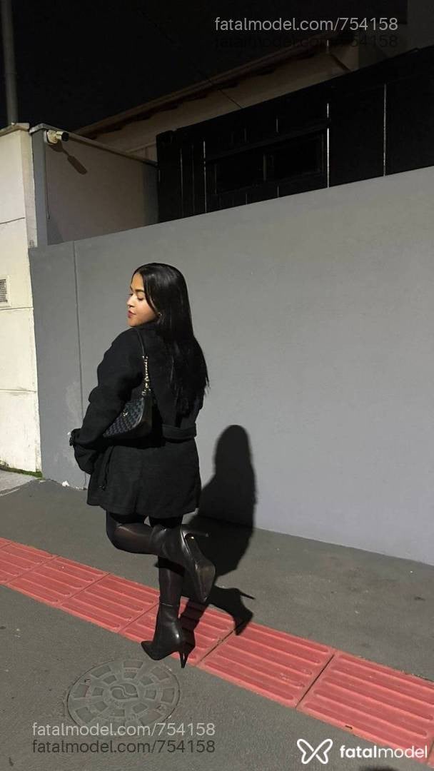 Acompanhante mulher com cabelo castanho de olhos mel em Balneário Camboriú - NATASHA