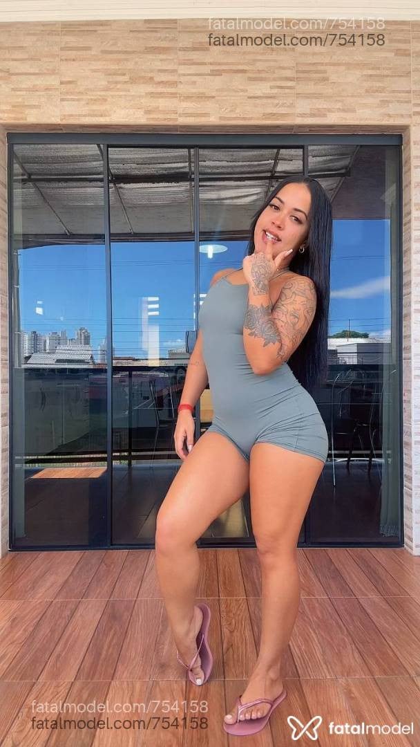 Acompanhante mulher com cabelo castanho de olhos pretos - NATASHA