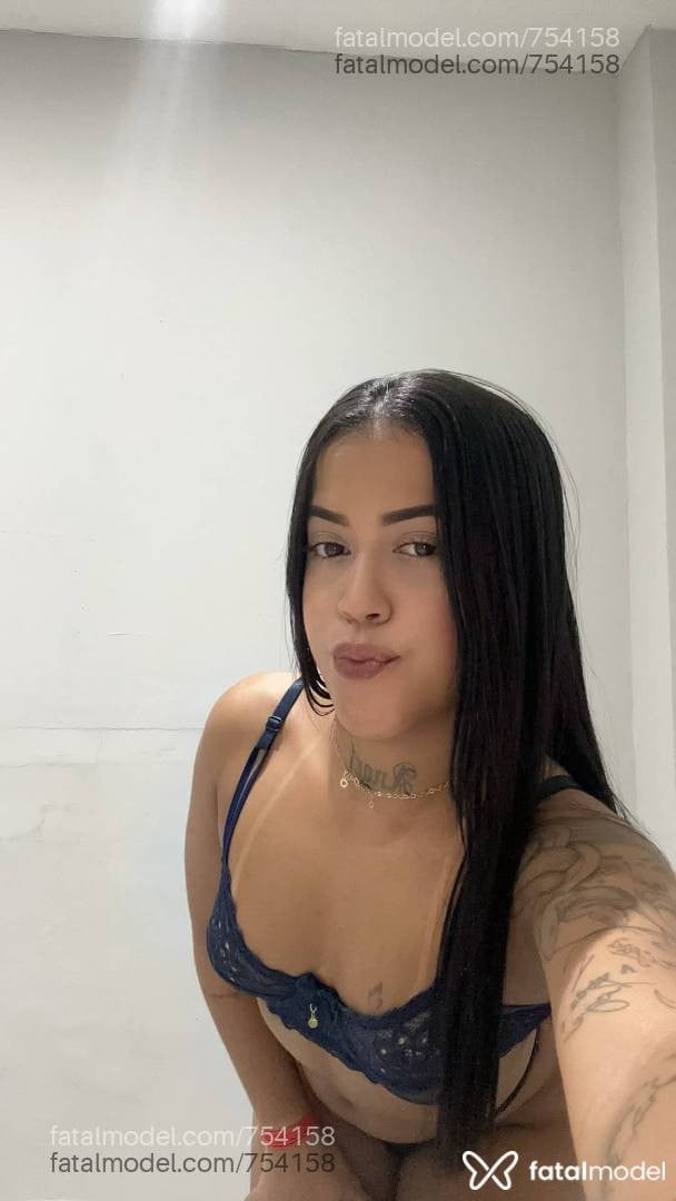 Acompanhante mulher com cabelo castanho de olhos pretos - NATASHA