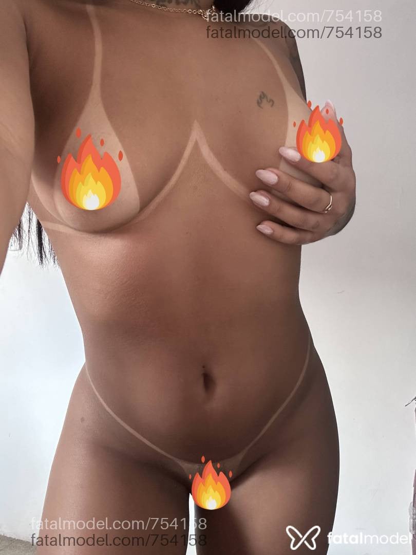 Acompanhante mulher com cabelo castanho de olhos pretos - NATASHA