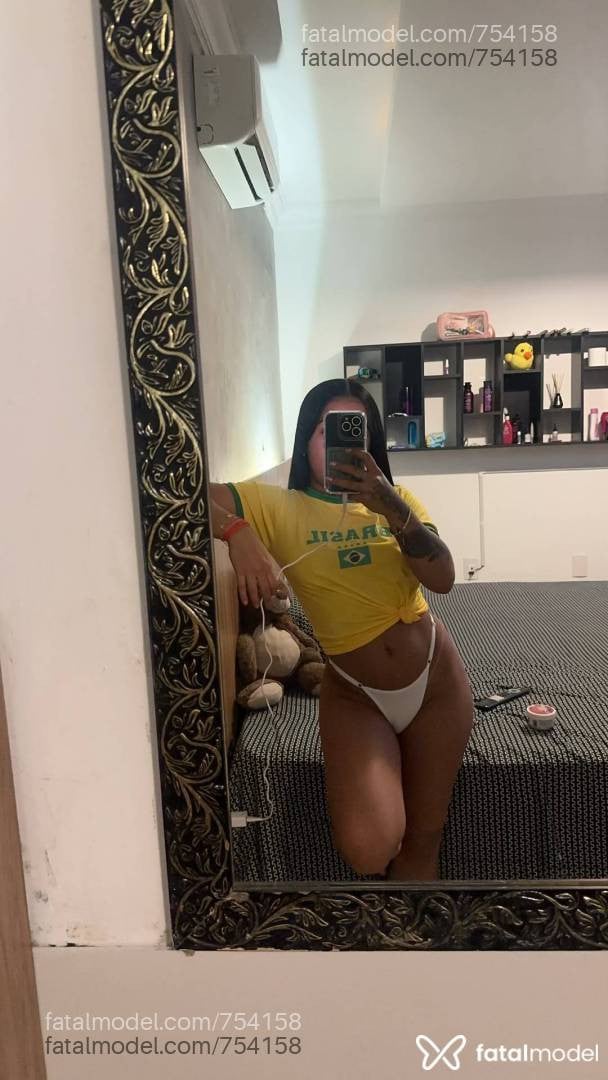 Acompanhante mulher com cabelo castanho de olhos mel em Balneário Camboriú - NATASHA