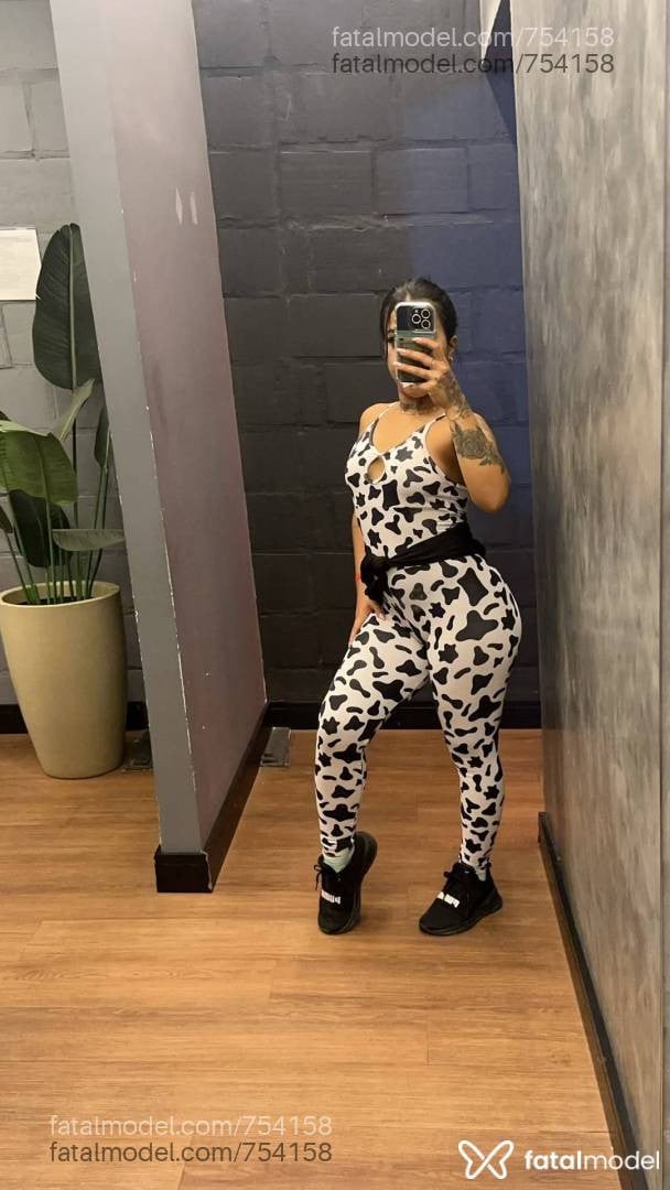 Acompanhante mulher com cabelo castanho de olhos pretos - NATASHA