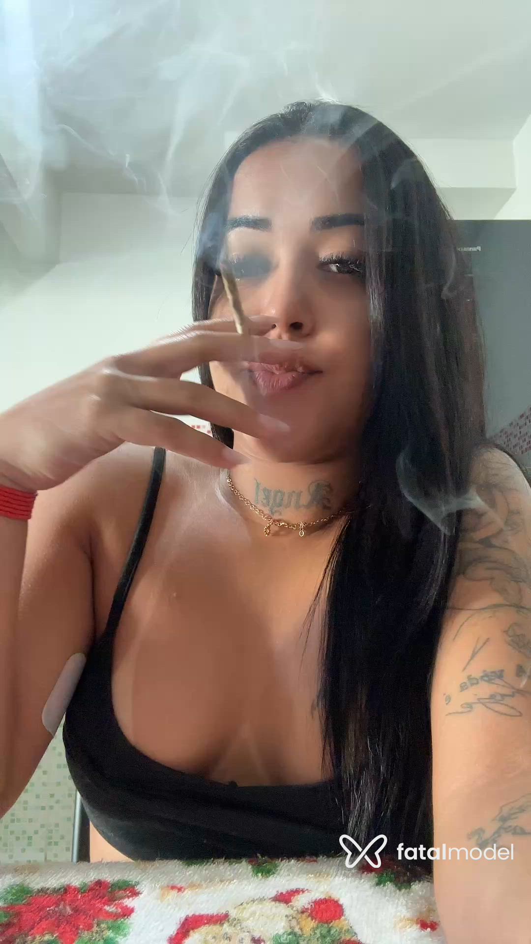 Acompanhante mulher com cabelo castanho de olhos pretos - NATASHA Acompanhante mulher com cabelo castanho de olhos pretos - NATASHA