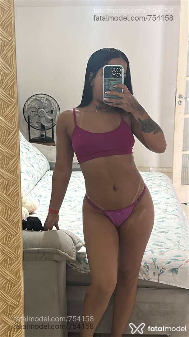 Acompanhante mulher com cabelo castanho de olhos mel em Balneário Camboriú - NATASHA