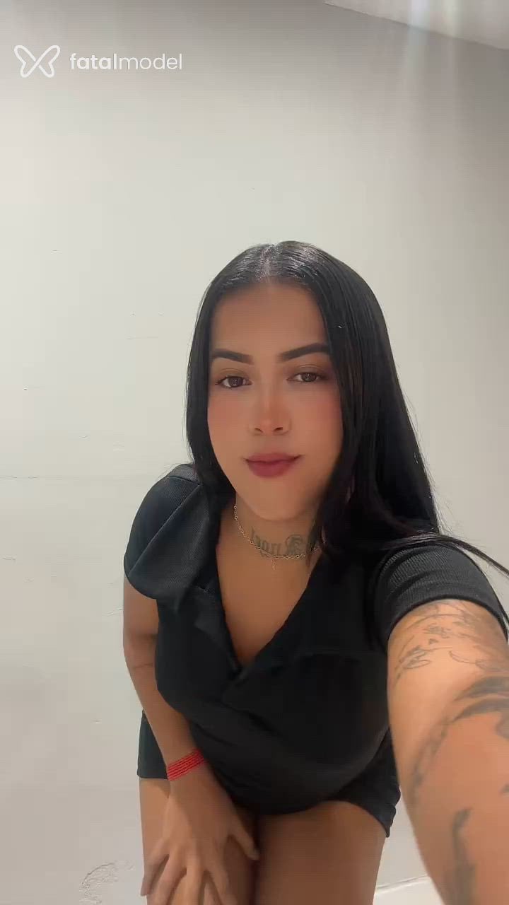 Acompanhante mulher com cabelo castanho de olhos pretos em Balneário Camboriú Acompanhante mulher com cabelo castanho de olhos pretos em Balneário Camboriú - NATASHA
