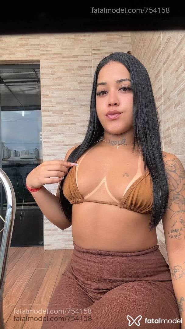 Acompanhante mulher com cabelo castanho de olhos pretos - NATASHA