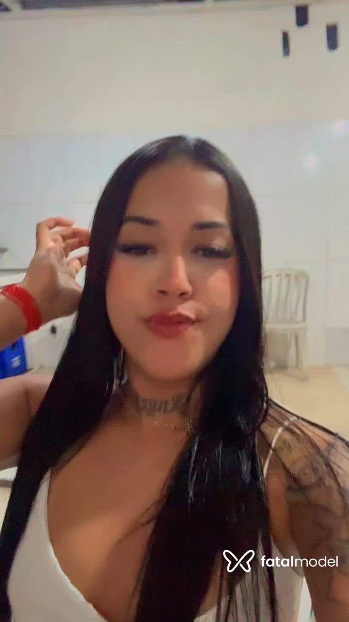 Acompanhante mulher com cabelo castanho de olhos pretos - NATASHA Acompanhante mulher com cabelo castanho de olhos pretos - NATASHA