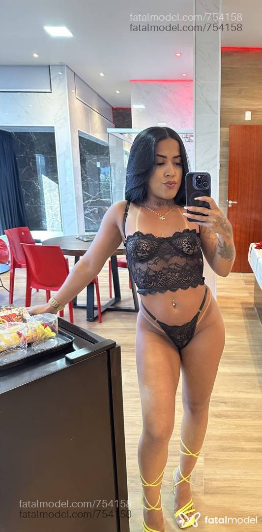 Acompanhante mulher com cabelo castanho de olhos pretos - NATASHA