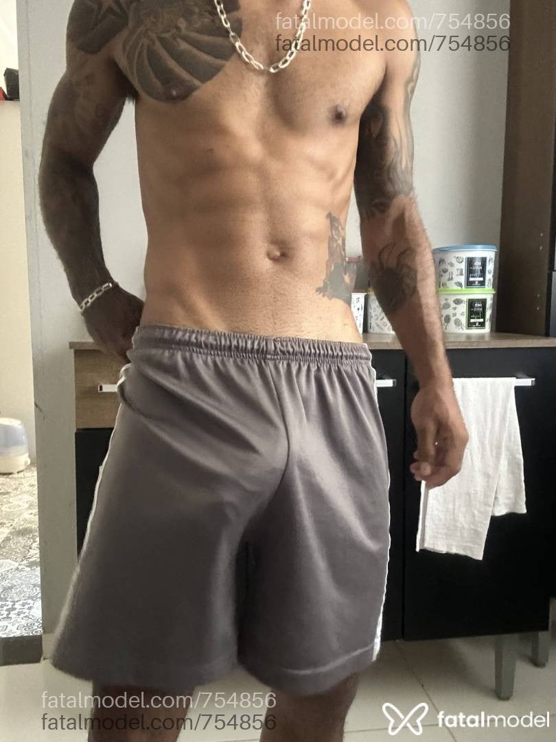 Acompanhante homem morena (o) de olhos castanhos - Saulo