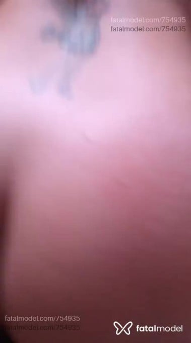 Acompanhante mulher loira (o) de olhos castanhos em Araxá - Jeize
