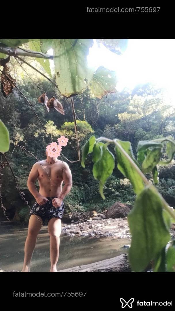 Acompanhante homem com cabelo castanho de olhos verdes - Ronaldo Acompanhante homem com cabelo castanho de olhos verdes - Ronaldo