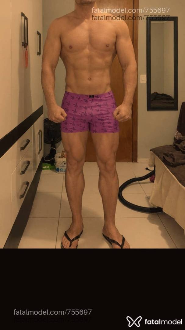 Acompanhante homem com cabelo castanho de olhos verdes - Ronaldo
