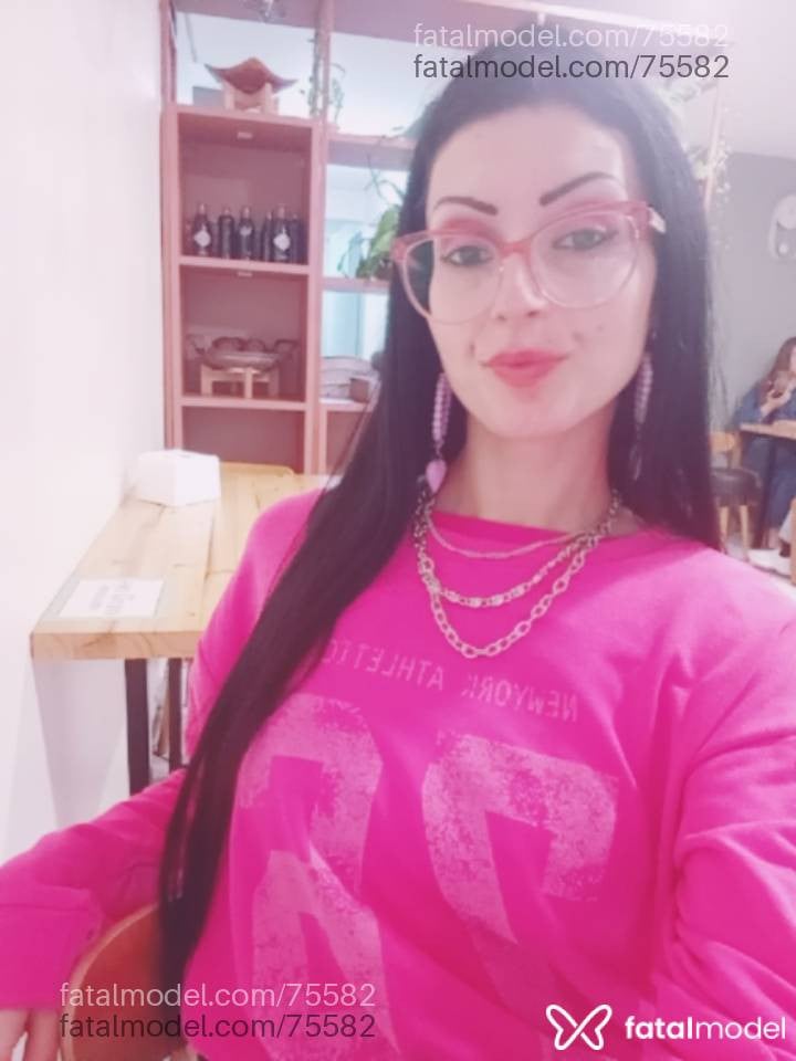 Acompanhante mulher com cabelo castanho de olhos castanhos - barbara