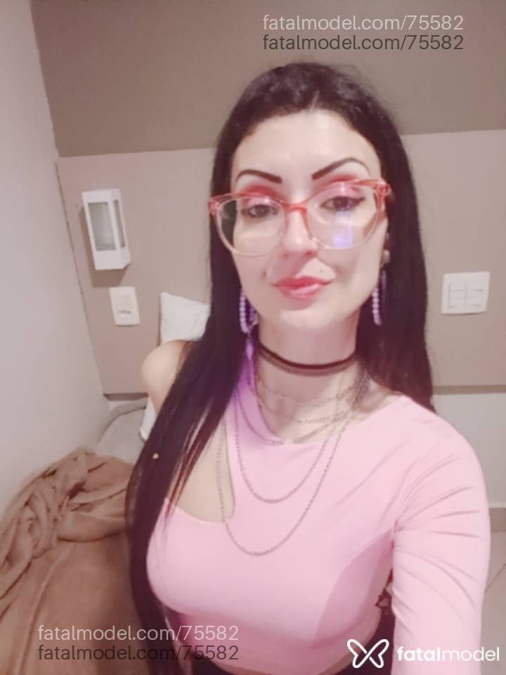 Acompanhante mulher com cabelo castanho de olhos castanhos - barbara