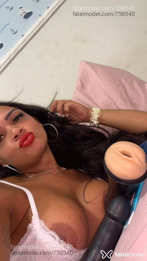 Acompanhante mulher trans com cabelo castanho de olhos castanhos em Teixeira de Freitas Acompanhante mulher trans com cabelo castanho de olhos castanhos em Teixeira de Freitas - Monike Evans