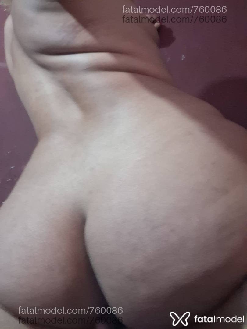 Acompanhante mulher trans loira (o) de olhos castanhos - Mirella Adotada