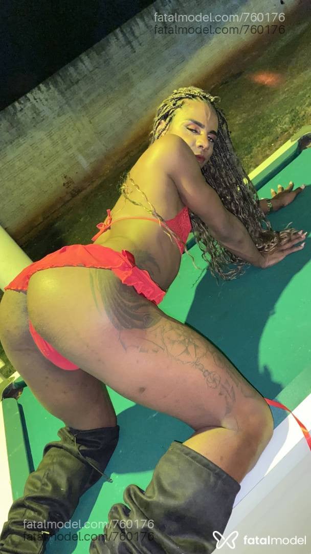 Acompanhante travesti morena (o) de olhos mel - Rhillary