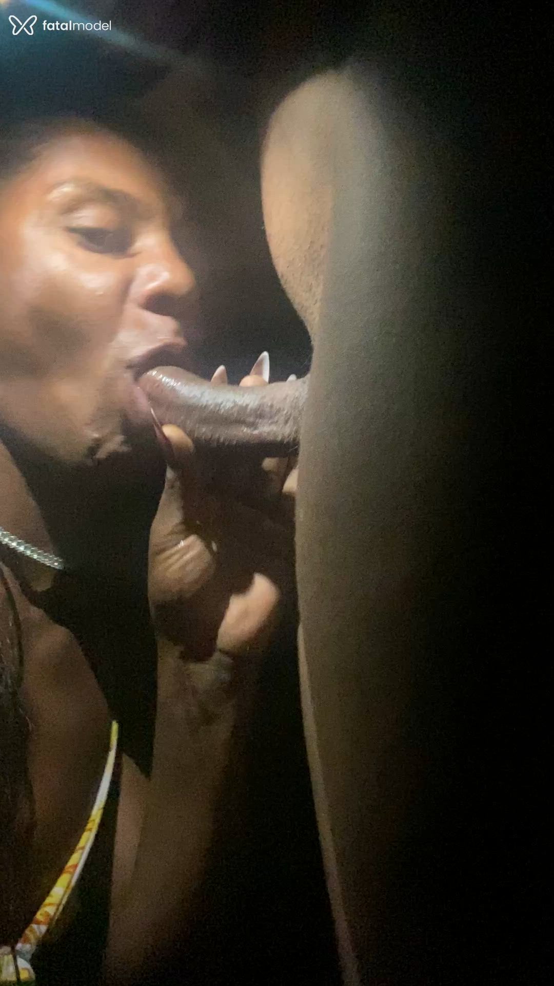 Acompanhante travesti morena (o) de olhos mel - Rhillary