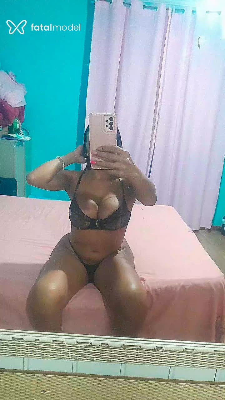 Acompanhante mulher trans com cabelo castanho de olhos castanhos - Ruthiellen Acompanhante mulher trans com cabelo castanho de olhos castanhos - Ruthiellen