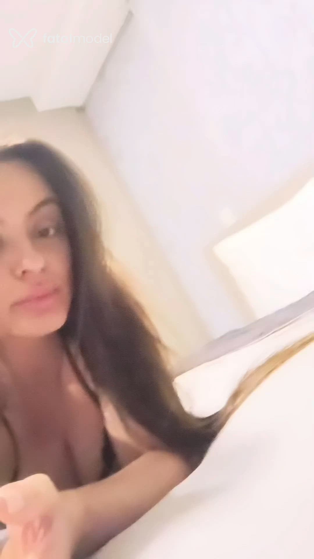 Acompanhante mulher com cabelo castanho de olhos castanhos - Alícia