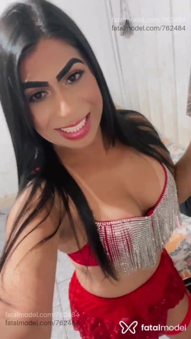 Acompanhante mulher trans com cabelo castanho de olhos castanhos em Sorriso - Luagah