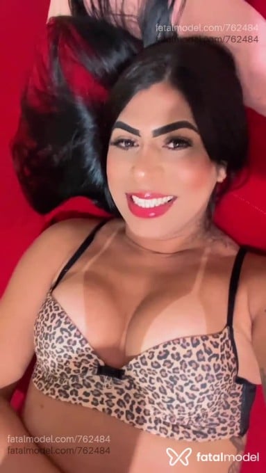 Acompanhante mulher trans com cabelo castanho de olhos castanhos em Sorriso - Luagah