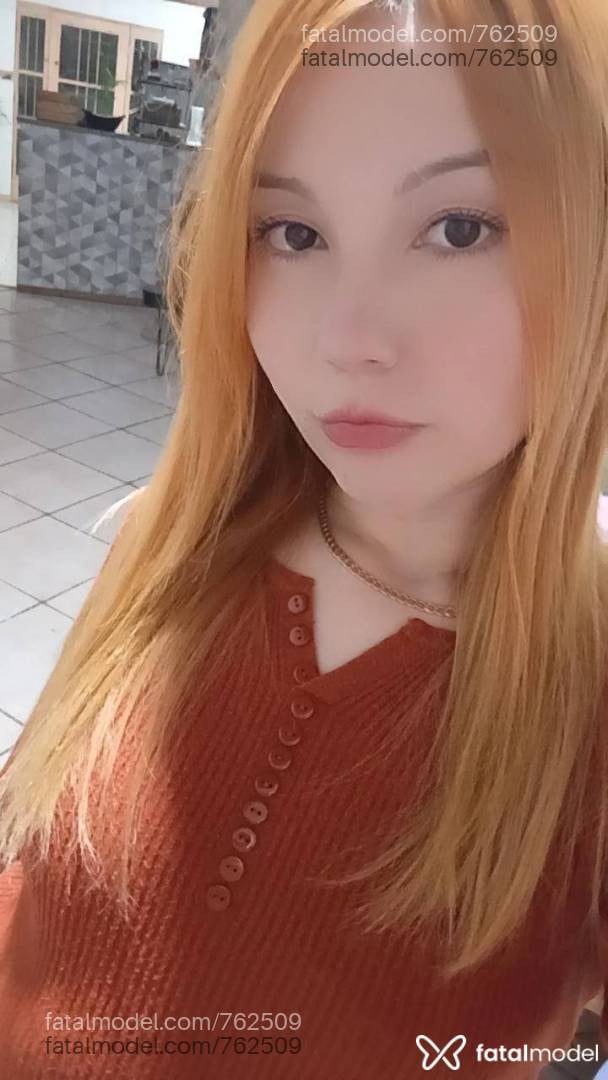 Acompanhante mulher ruiva (o) de olhos castanhos - Bruna