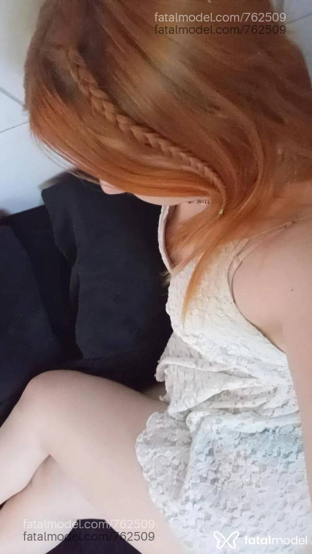 Acompanhante mulher ruiva (o) de olhos castanhos - Bruna